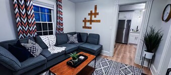 Heights House - 93 Walkscore~Halloween~Grill