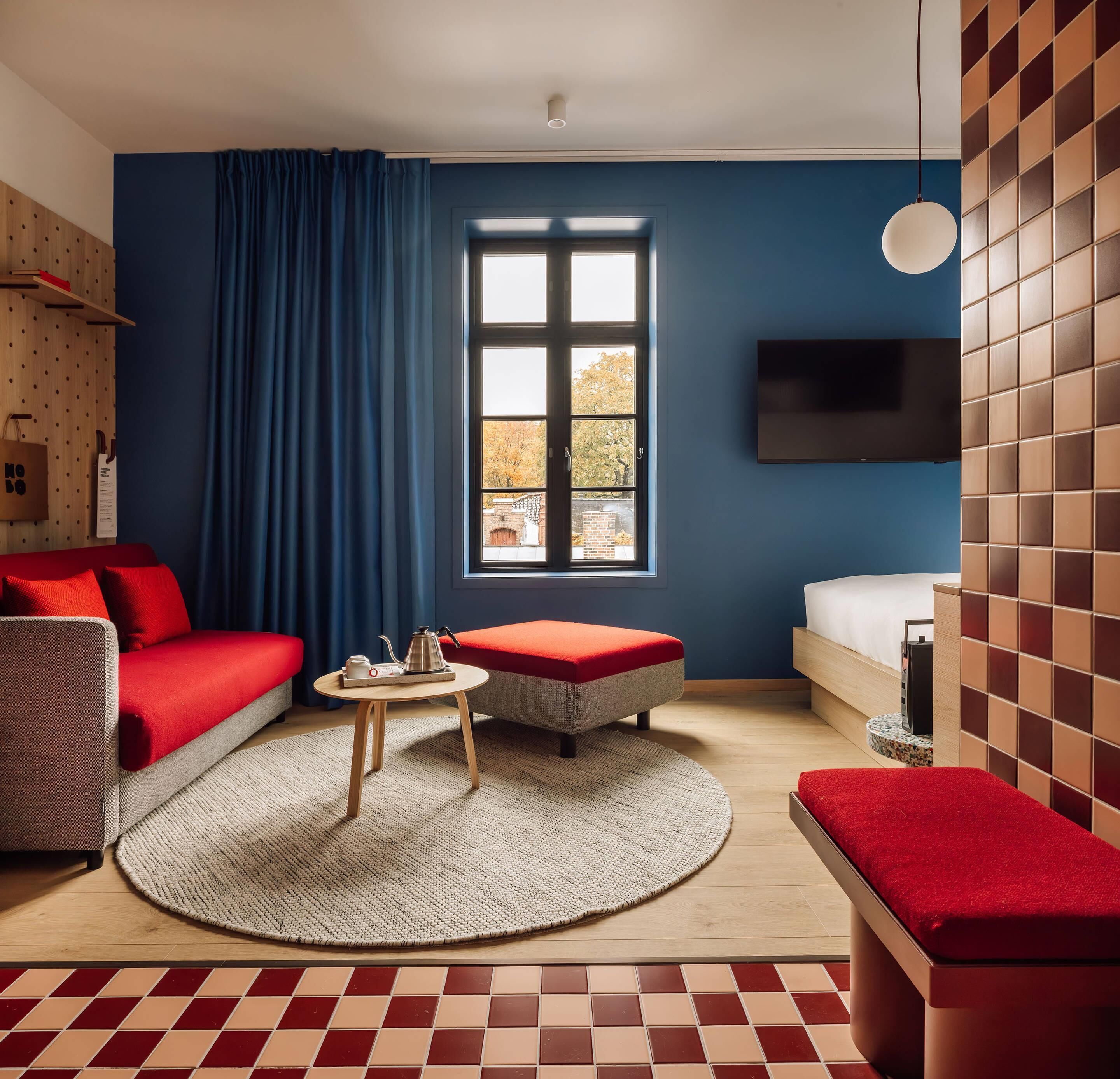 Hypo-allergenic bedding, minibar, laptop workspace, blackout curtains