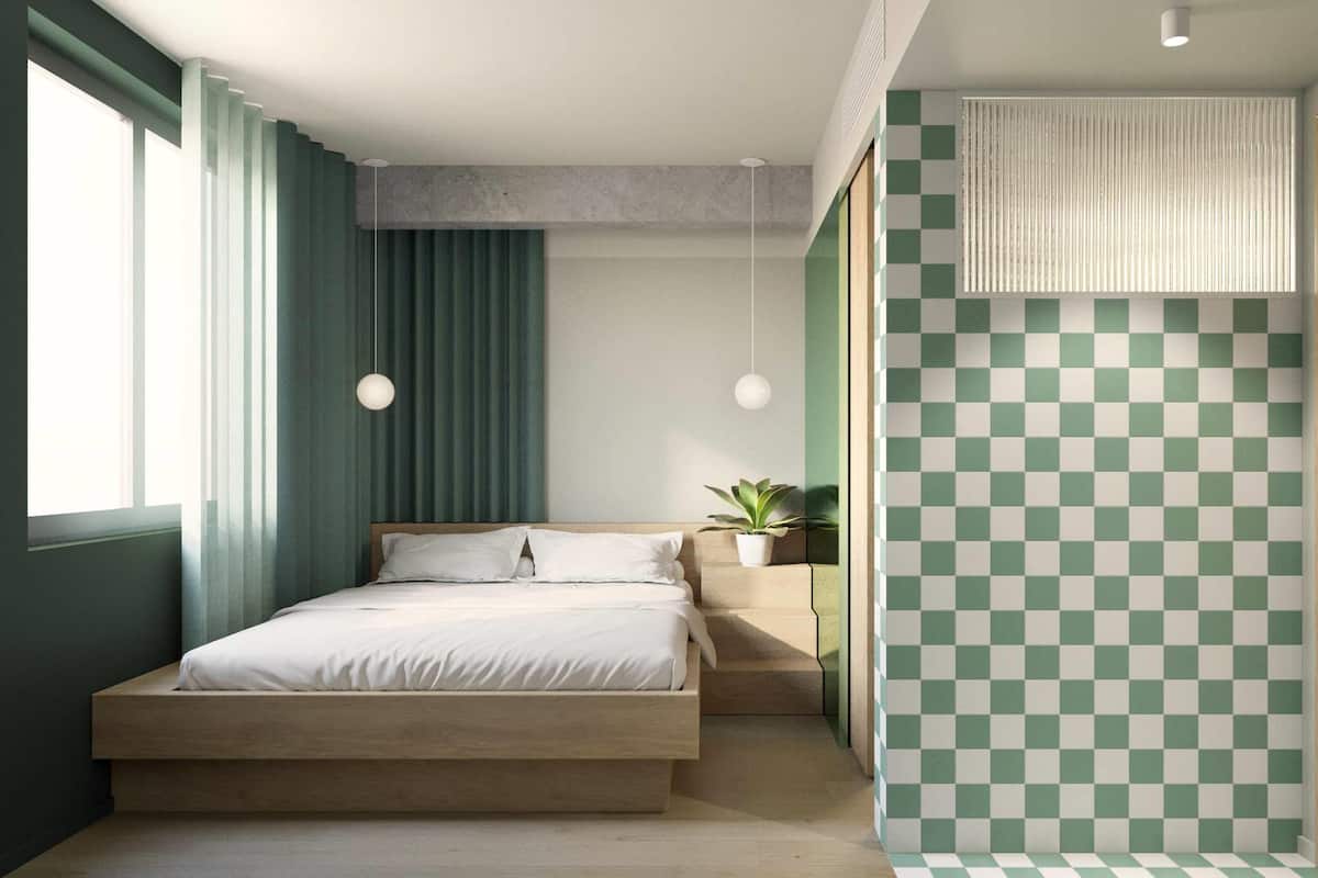 Hypo-allergenic bedding, minibar, laptop workspace, blackout drapes