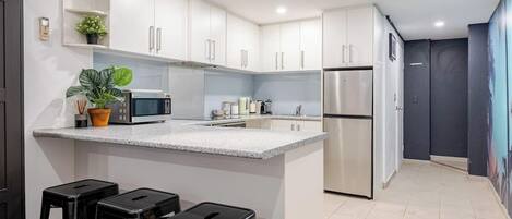 Fridge, microwave, oven, stovetop