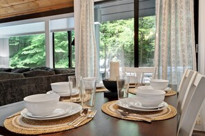 Dining - Dog Friendly ~ Arcade ~ Grill! ~ Close to Loon (Lincoln)