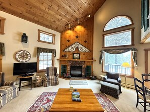 Smart TV, fireplace, table tennis, books - Greenspring Townhome at Mount Snow with free shuttle, Amenities (Dover)