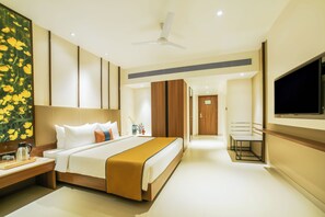 Superior Room | In-room safe, individually furnished, desk, laptop workspace