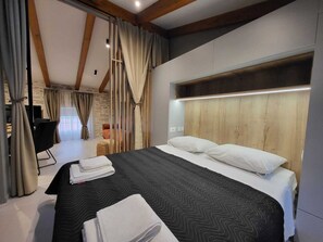 1 bedroom, WiFi, bed sheets