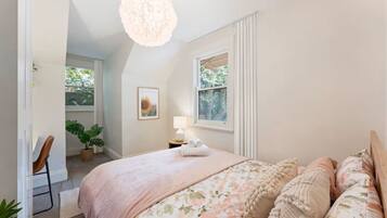 3 bedrooms, WiFi, bed sheets