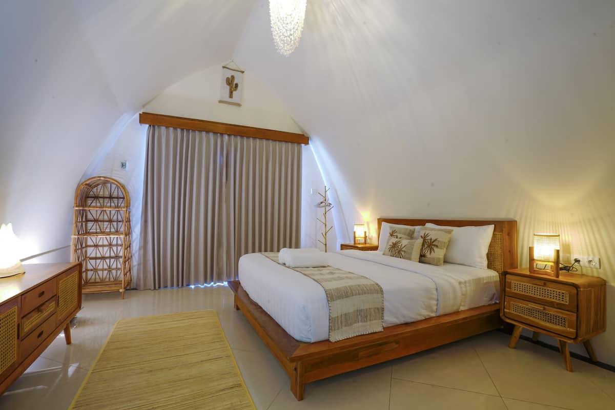 Deluxe Double Room, Balcony, Pool View