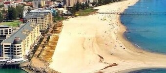 Woodville Garden Home in great location