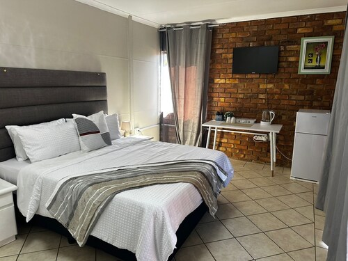 Experience Comfort & Style in This Cozy 2-Bedroom Apartment in Pretoria!