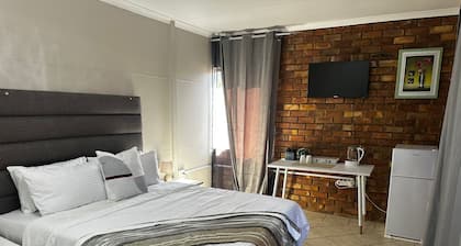 Experience Comfort & Style in This Cozy 2-Bedroom Apartment in Pretoria!
