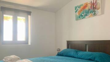 2 bedrooms, WiFi, bed sheets