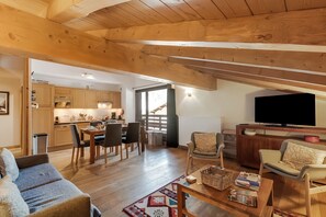 Family Apartment, Multiple Bedrooms, 2 Bathrooms (l'Ours Bleu B33 - Ski in Ski out) | Living area - L'ours Bleu B33 - Ski in Ski out (Vallorcine)