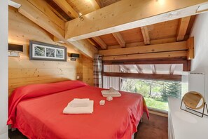 Family Apartment, Multiple Bedrooms, 2 Bathrooms (l'Ours Bleu B33 - Ski in Ski out) | 2 bedrooms, free WiFi, bed sheets - L'ours Bleu B33 - Ski in Ski out (Vallorcine)