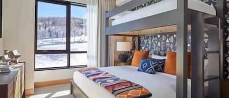 3 bedrooms, iron/ironing board, Internet, bed sheets