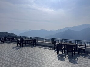Business centre - Cozy Kanatal Hotel And Resort (Tehri)