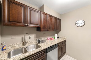 Microwave, oven, stovetop, dishwasher - Downtown Dream: Luxury High Rise 1-bedroom Getaway Awaits (Atlanta)