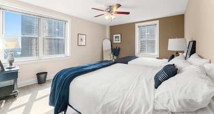 Downtown Dream: Luxury High Rise 1-bedroom Getaway Awaits
