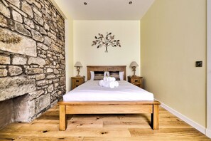 Apartamento Confort, vistas a la ciudad | 1 dormitorio, tabla de planchar con plancha, wifi gratis y ropa de cama