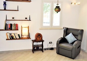 Interior - SMALL PARADISE VACATION HOME 2 BEDROOMS SLEEPS 6 2 BATHROOMS KITCHEN (Palermo)