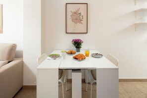 Dining - Cosy Apartment in Las Lagunas - Sleeps 5 (Fuengirola)