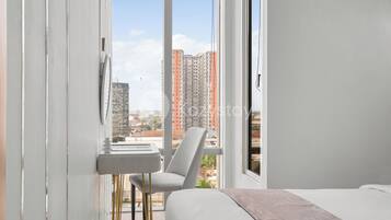 Apartamento, 2 quartos, vista para a cidade | Vista do quarto