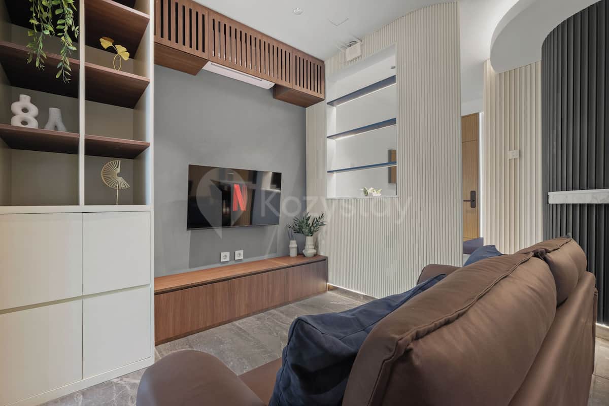 Apartamento, 2 habitaciones, vistas a la ciudad | Sala de estar | Smart TV de 43 pulgadas con canales por cable, Netflix