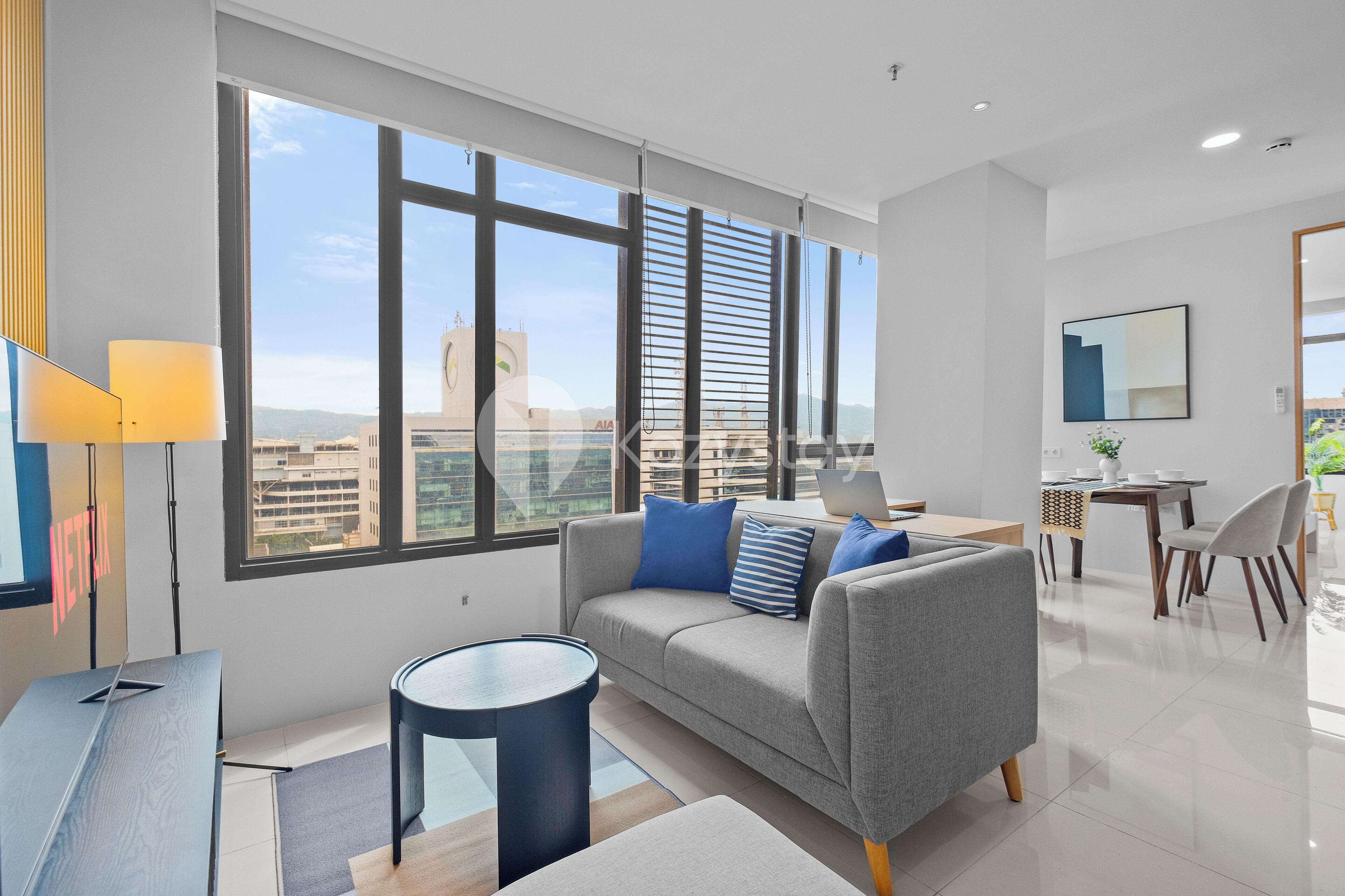 公寓, 2 間臥室, 城市景觀 | 起居區 | 43-吋智慧型電視、有線頻道、Netflix、串流服務