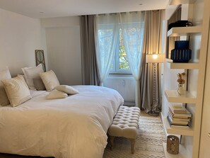 1 多间卧室、熨斗/熨衣板、WiFi、床单