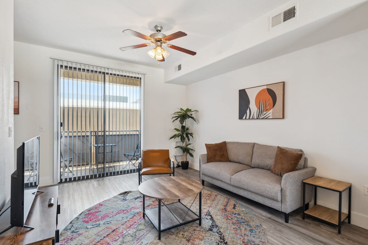 Deluxe Apartment, 1 Bedroom | Living area | 42-inch Smart TV with digital channels, Netflix, Hulu