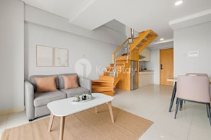 Living area - Magnolia Aparthotel by Kozystay - Kebon Jeruk (Jakarta)