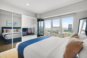 Appartement, 2 chambres, vue ville | Bureau, espace de travail pour ordinateur portable