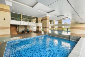 Outdoor pool - Magnolia Aparthotel by Kozystay - Kebon Jeruk (Jakarta)