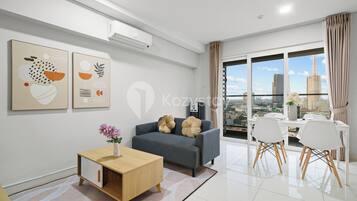 Apartment, 2 Bedrooms, City View | Living area