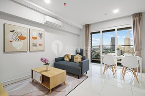 Apartment, 2 Bedrooms, City View | Living area