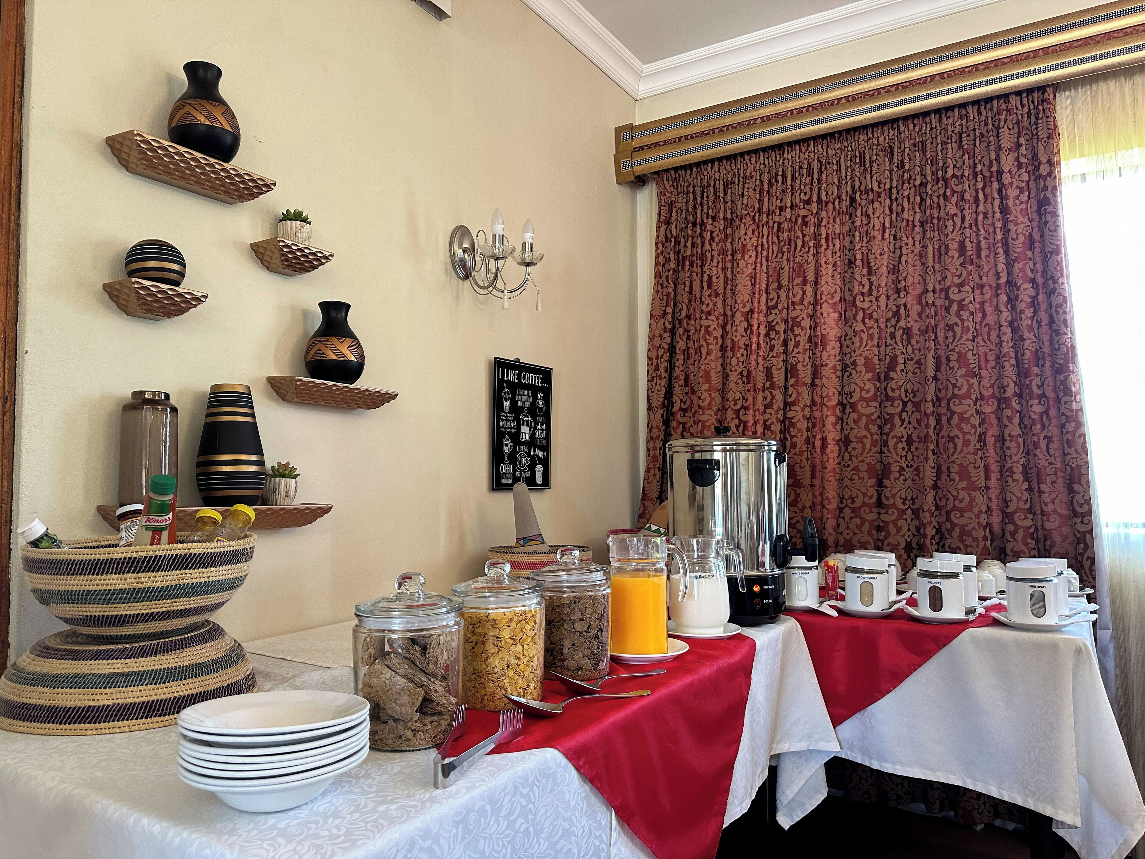 Makan di kamar