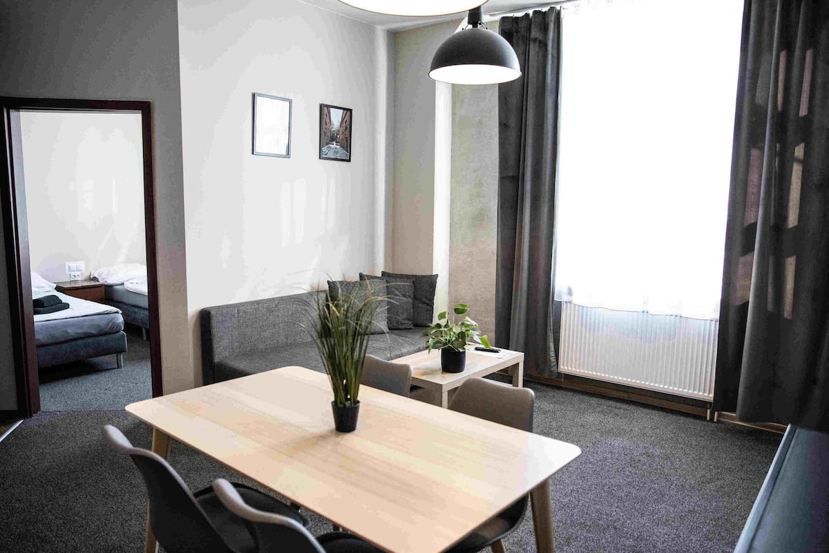 Loft | 1 quarto, escrivaninha, espaço de trabalho para notebook