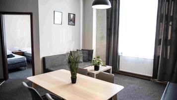 Loft | Escriptori i espai de treball apte per a portàtils