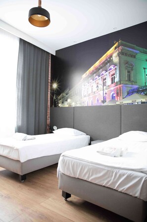 Työpöytä, kannettavalle tietokoneelle sopiva työtila