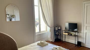 Comfort Double Room, Valley View | 1 bedroom, blackout drapes, iron/ironing board, free WiFi