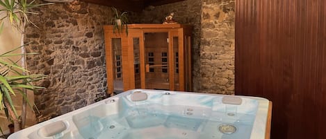 Hot tub