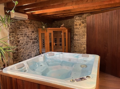 Banheira de hidromassagem