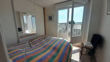 4 chambres, fer et planche à repasser, lit parapluie, Wi-Fi gratuit