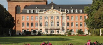 Vacation home directly on the Moselle in Trier. New building for 6 people with parking space