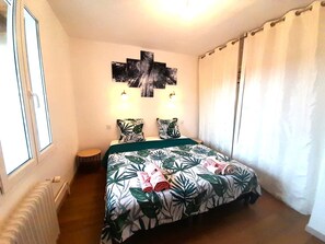 1 chambre, fer et planche à repasser, lit parapluie, Wi-Fi gratuit