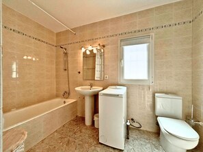 Towels, toilet paper - 8307 - For 6 guests, Begur, house with seaview and private pool. (Begur)