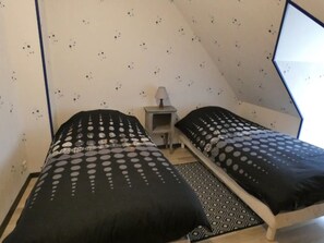 2 chambres, fer et planche à repasser, Wi-Fi gratuit, draps fournis