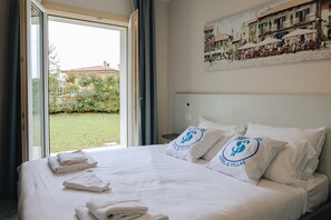 1 slaapkamer, een strijkplank/strijkijzer, gratis wifi, beddengoed