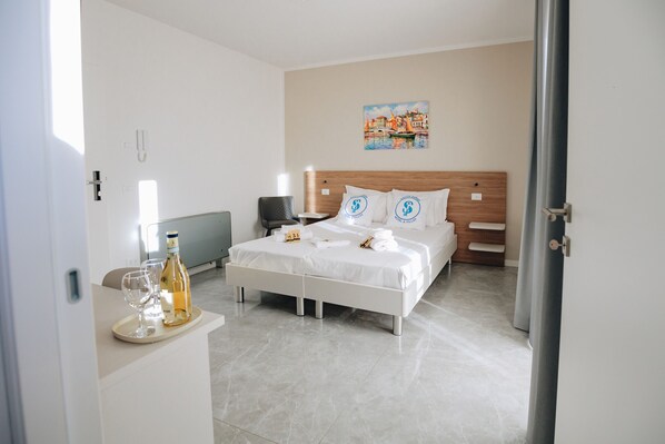 1 bedroom, in-room safe, iron/ironing board, free WiFi