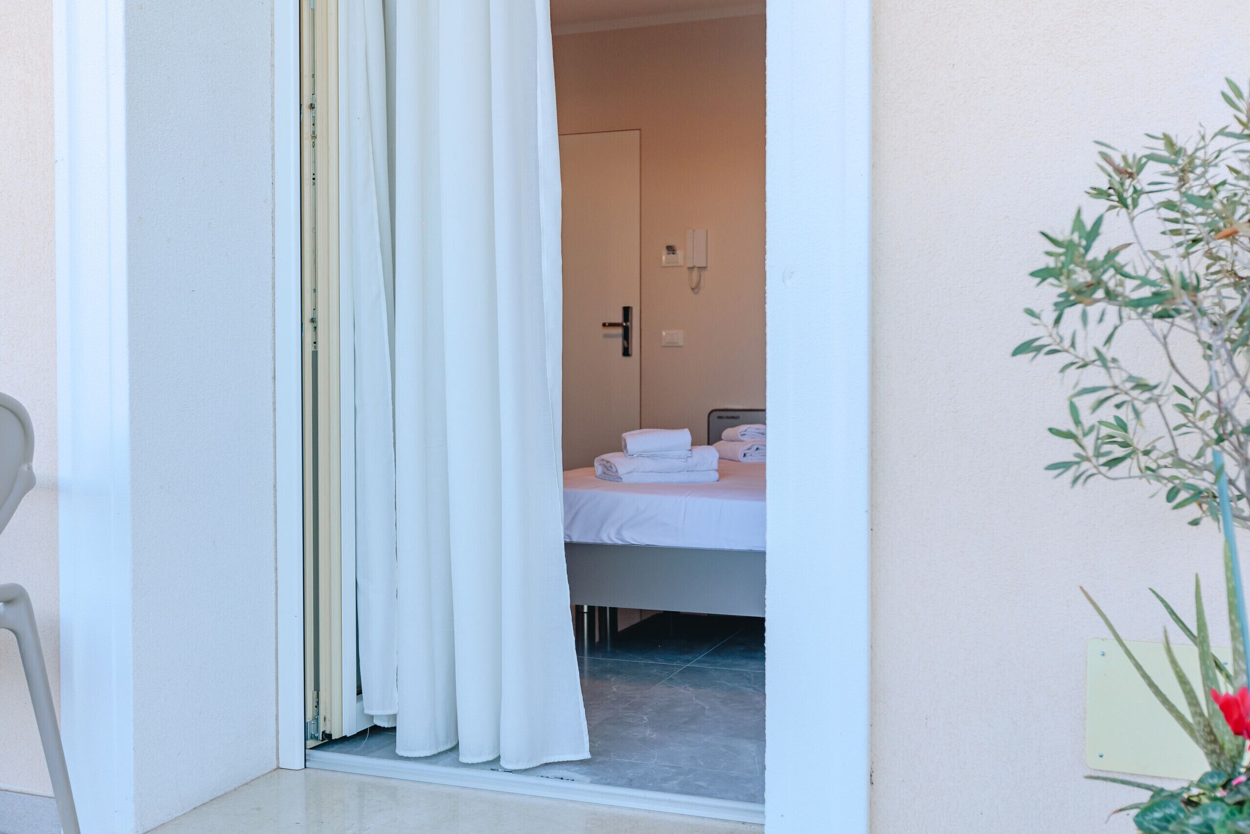 1 bedroom, in-room safe, iron/ironing board, free WiFi