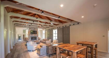 Seasons- 2bed, Ski on/off, clubhouse access