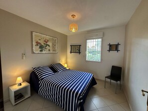 1 dormitorio y ropa de cama